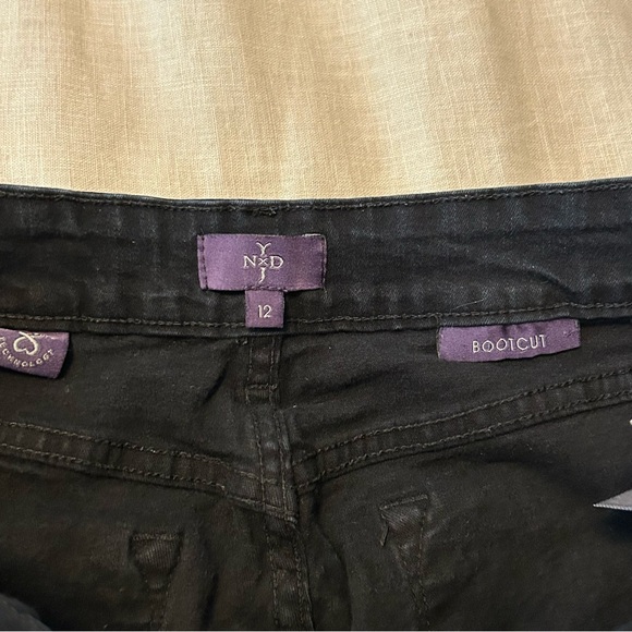 NYDJ Women's Black Jeans Bootcut with rhinestone on pockets size 12 - Picture 5 of 7